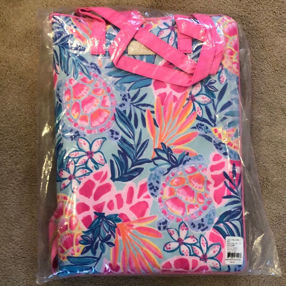 Lilly Pulitzer Packable Beach Mat, Sea Glass Aqua Rainforest Retreat, brand new